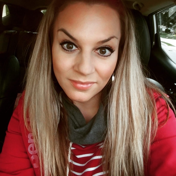 Meet your Posher, Melissa - Picture 1 of 1